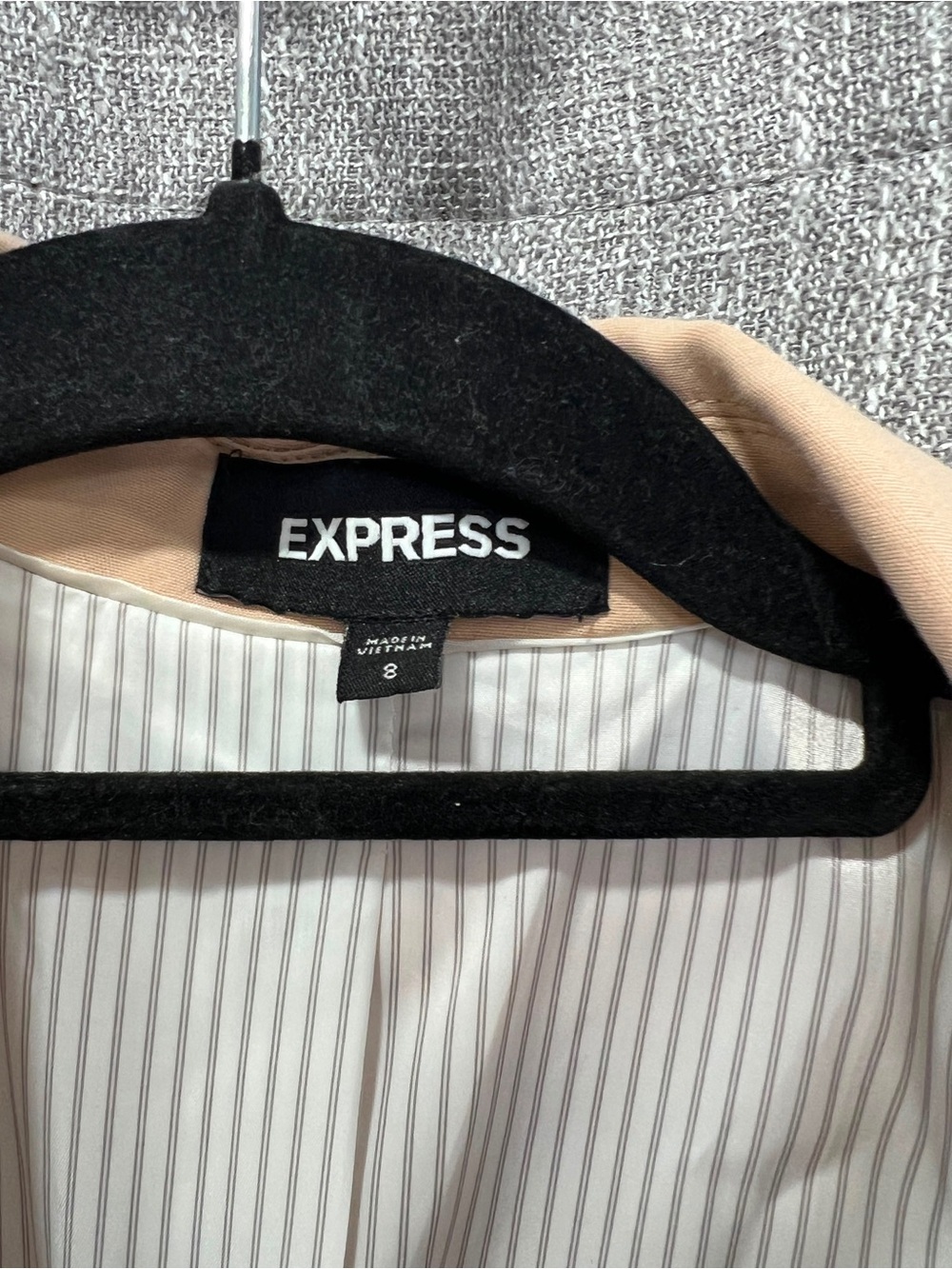 Express Women's Blazer in Light Beige - Picture 4 of 5
